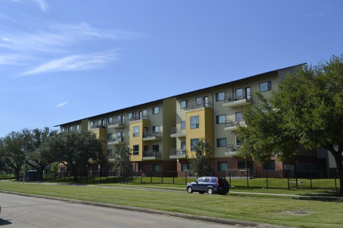 houston-texas-apartment-complex-2732447_960_720