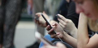 HKMA gives four banks a digital banking licence