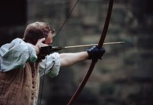 Robinhood adds former SEC commissioner to board after regulatory problems