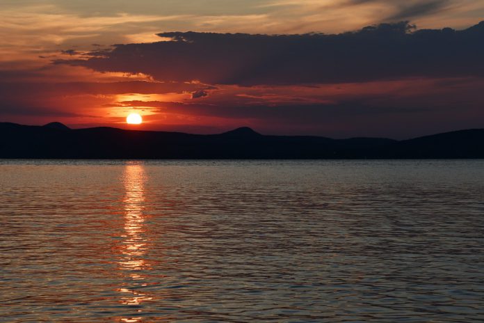 sunset-4373396_960_720