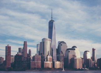 US authority accuses French banker of deceiving bond issuer on behalf of an investment bank