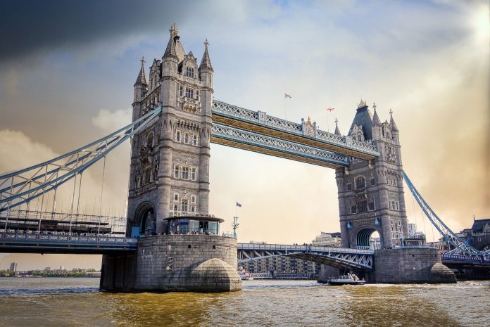 bridge-5727975_1920