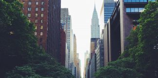 SEC votes to simplify financial disclosure requirements