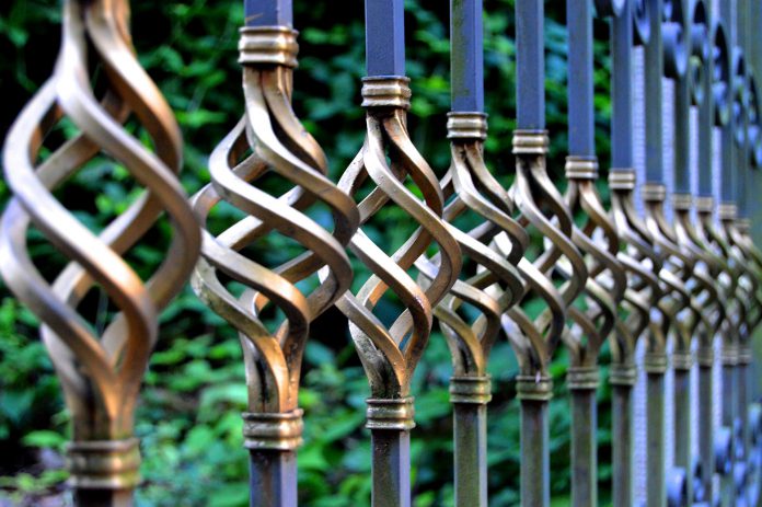 iron-gate-1623303_1920