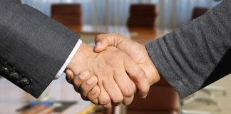 Muinmos tap financial services stalwart as new CTO