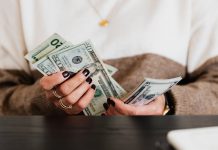 FCA provides warnings to banks over money laundering failings