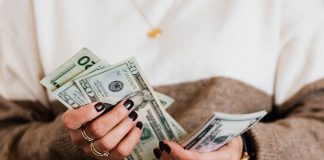 FCA provides warnings to banks over money laundering failings