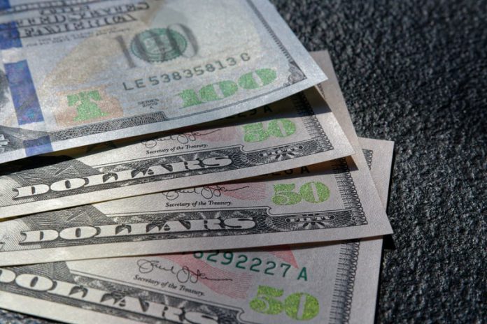 photo-1580934625204-5d0d29fa445b