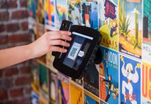 FBI warns people of criminal QR code payment scams