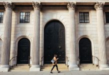 Bank of England calls for greater crypto regulation