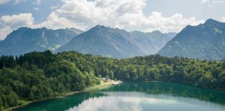 Theta Lake breaks new ground in unified compliance coverage with latest product innovations Theta Lake, a pioneer in Digital Communications Governance (DCG) & Compliance, has announced a host of new product innovations which are designed to address evolving customer needs.