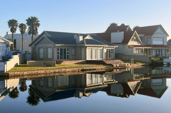 nico-kotze-WNq-Xt7bBw8-unsplash AML