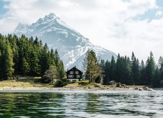 Zeidler adds Swiss funds to compliance review tool