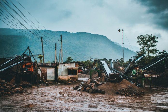 sadiq-nafee-nrnd1-fTsdQ-unsplash (2) Socure report reveals fraud surge after Texas flood disaster aid