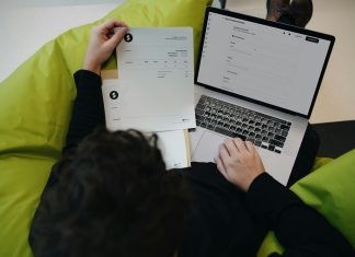 Why UK firms should act now on e-invoicing reform Why UK firms should act now on e-invoicing reform