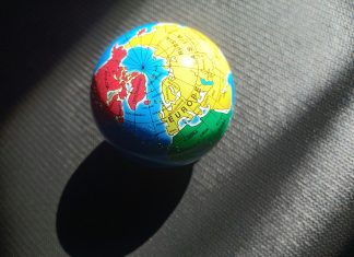 Why geopolitical fragmentation is reshaping financial crime risk risk