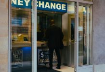 Why fragmented client onboarding is pushing banks toward CLM Managing the full client journey has become increasingly complex for financial institutions. From prospecting and onboarding to compliance monitoring and long term relationship management, each stage of the process now involves multiple systems, regulatory requirements, and internal teams.