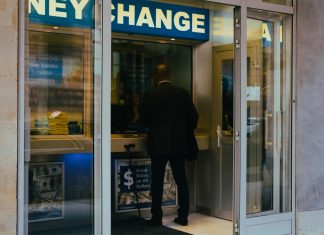 Why fragmented client onboarding is pushing banks toward CLM Managing the full client journey has become increasingly complex for financial institutions. From prospecting and onboarding to compliance monitoring and long term relationship management, each stage of the process now involves multiple systems, regulatory requirements, and internal teams.