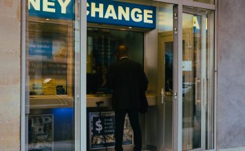 Why fragmented client onboarding is pushing banks toward CLM Managing the full client journey has become increasingly complex for financial institutions. From prospecting and onboarding to compliance monitoring and long term relationship management, each stage of the process now involves multiple systems, regulatory requirements, and internal teams.