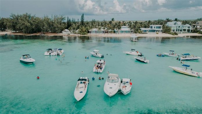 ronny-rondon-BYBaMLHHsJc-unsplash How Cayman and Bermuda are raising the AML bar