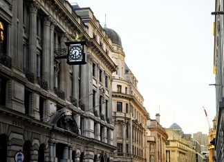 UK bank loyalty at risk as AML failures drive switching AML
