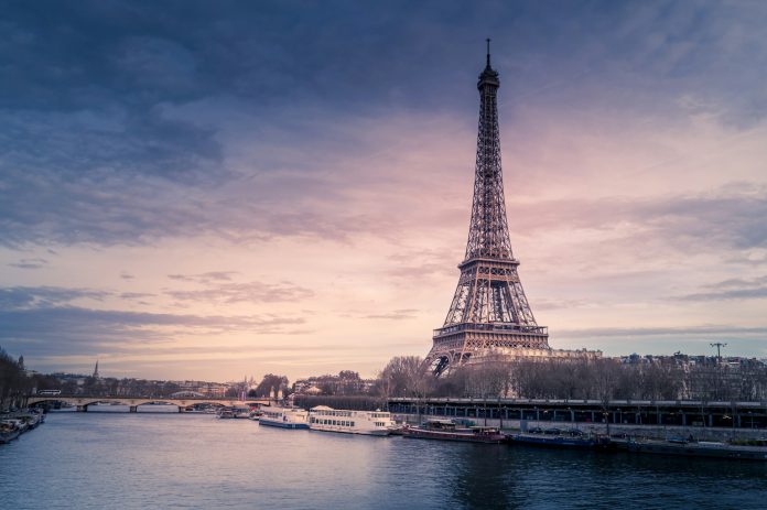 chris-karidis-nnzkZNYWHaU-unsplash (3) How French banks can strengthen conflicts of interest controls
