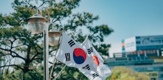 Tomoarrow’s RegTech fix for a global identity blind spot Locked out abroad: the identity gap Tomoarrow wants to close