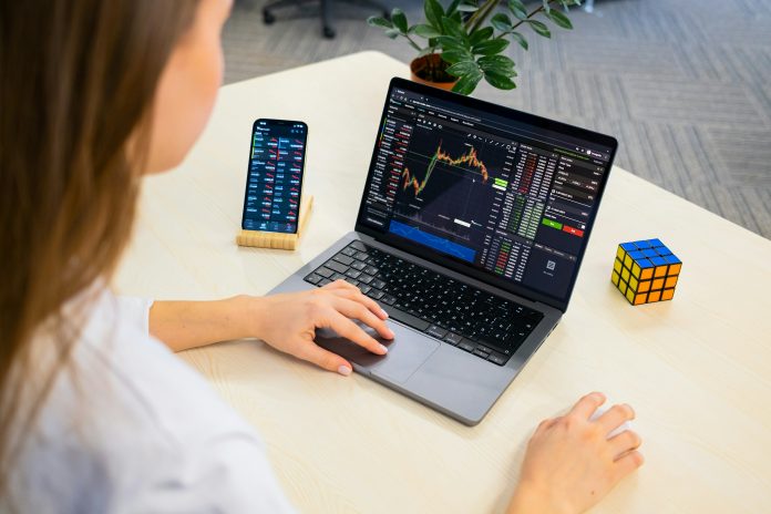 tabtrader-com-AXH69E807zQ-unsplash Confluence