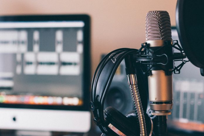 will-francis-ai-marketing-ZDNyhmgkZlQ-unsplash voice