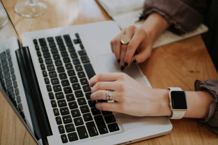 christin-hume-hBuwVLcYTnA-unsplash (3) SEC