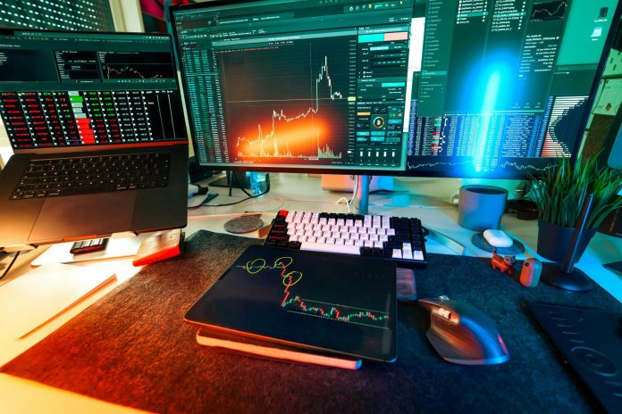 jakub-zerdzicki-aGKspo5OIyg-unsplash $6.9bn A7 network puts onboarding-only checks at risk