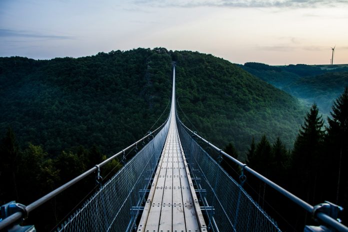 jonathan-klok-JS8RhWVk74Q-unsplash RegTech H1