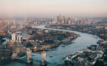 FCA warns AI disclaimers are needed as consumers seek advice FCA warns AI disclaimers are needed as consumers seek advice